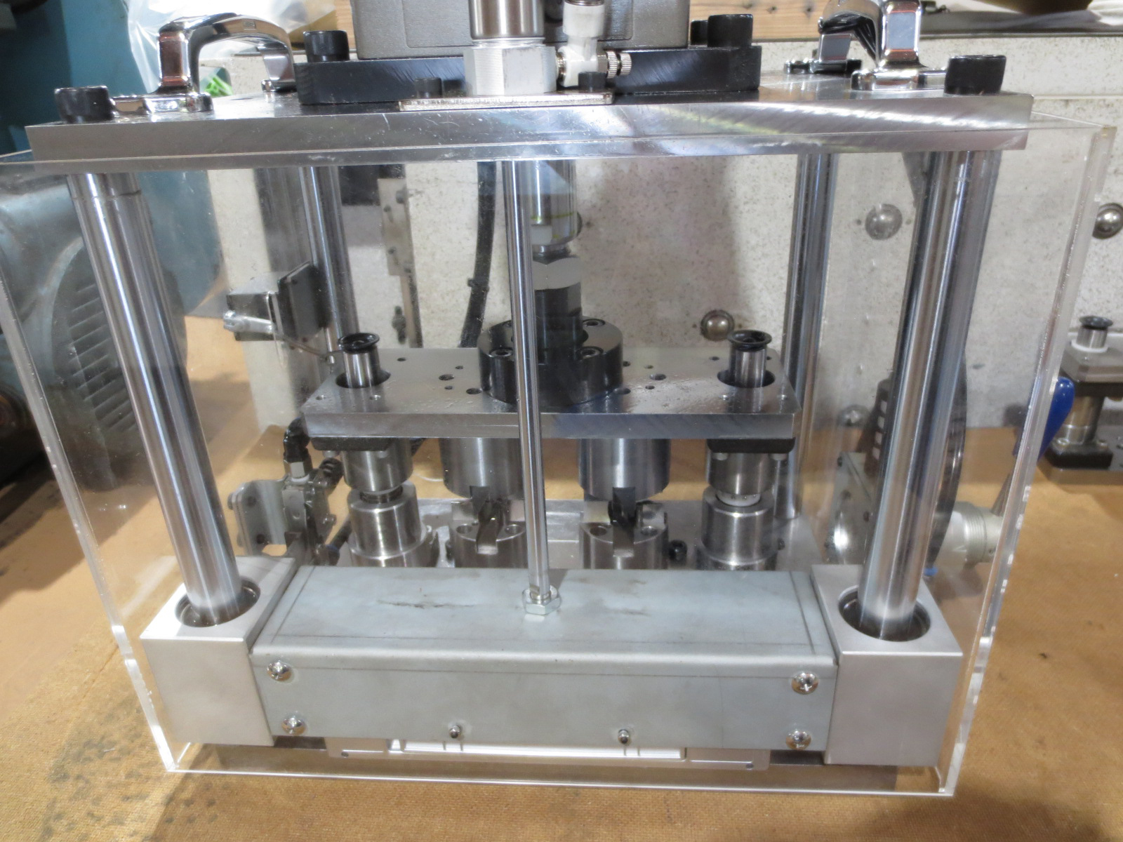 小物曲げ空圧装置